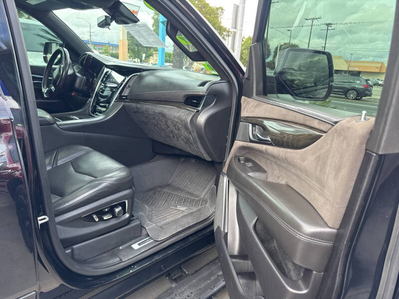 2020 Cadillac Escalade Platinum