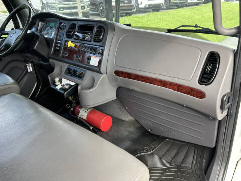 2019 Freightliner Business class M2
