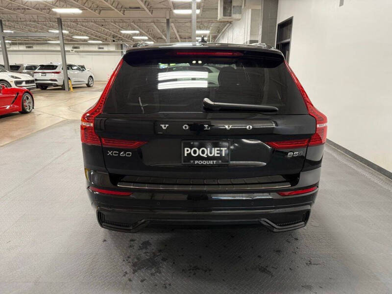 2024 Volvo XC60 B5 Core Dark Theme