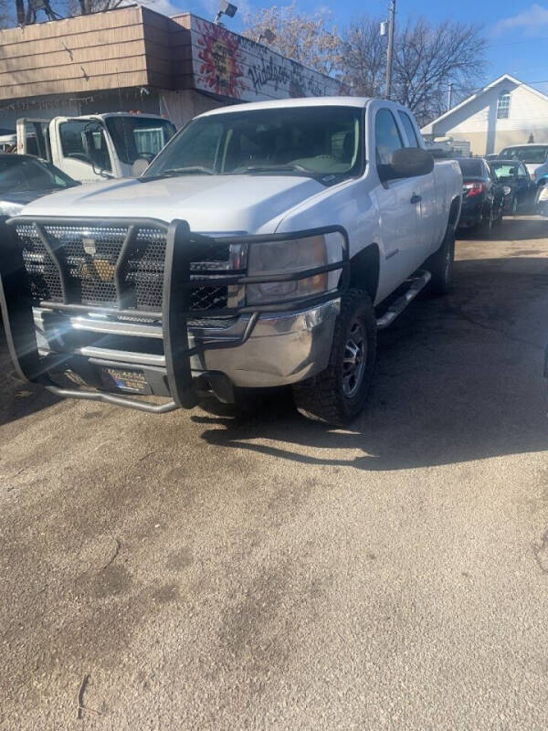 2011 Chevrolet Silverado 2500HD for sale at HIDALGOS AUTO SALES in Omaha NE