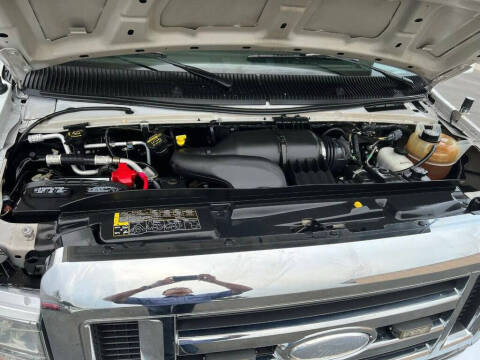 2014 Ford E-Series E-350 SD