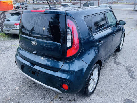 2017 Kia Soul +
