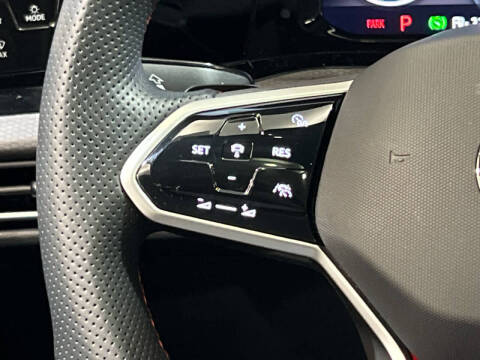 2024 Volkswagen Golf GTI SE