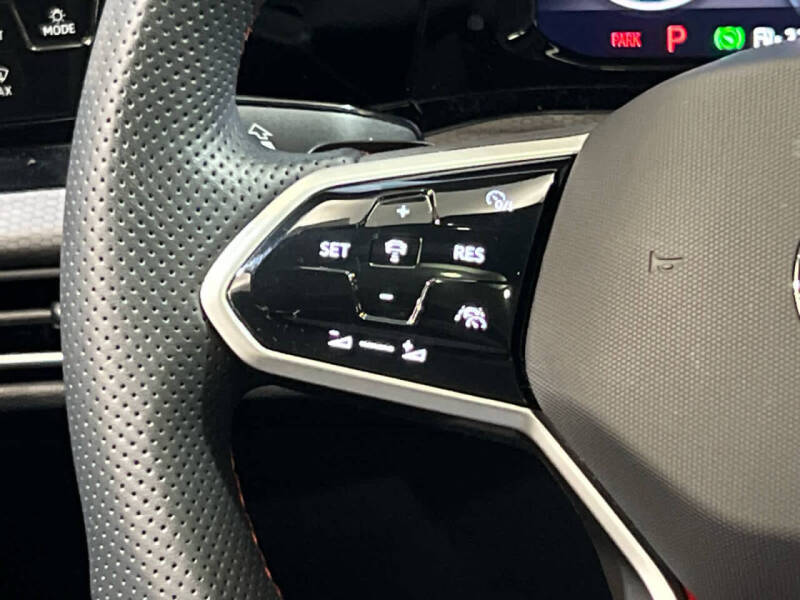 2024 Volkswagen Golf GTI SE