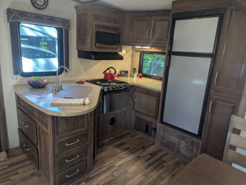 2017 **SOLD** Keystone RV Cougar 28RKS / 32ft