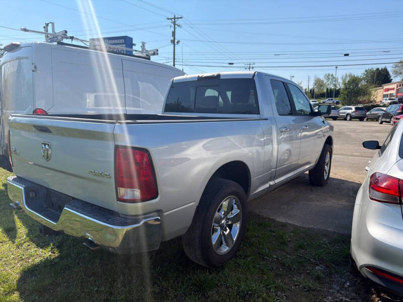 2016 RAM 1500 SLT