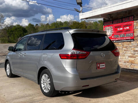 2017 Toyota Sienna XLE 8-Passenger