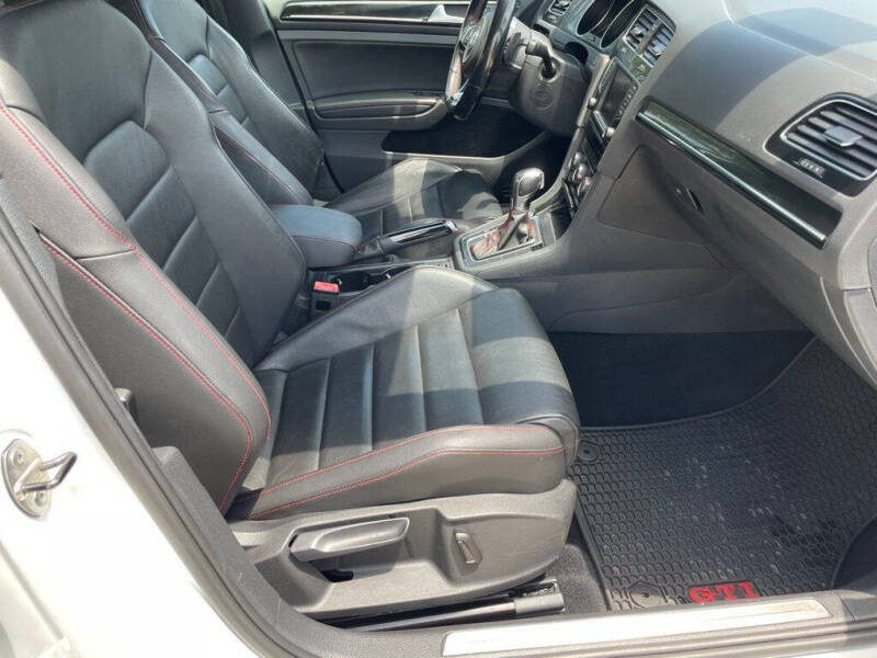 2016 Volkswagen Golf GTI SE