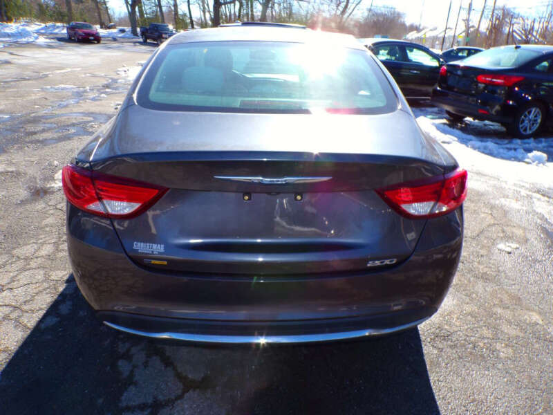 2016 Chrysler 200 Limited
