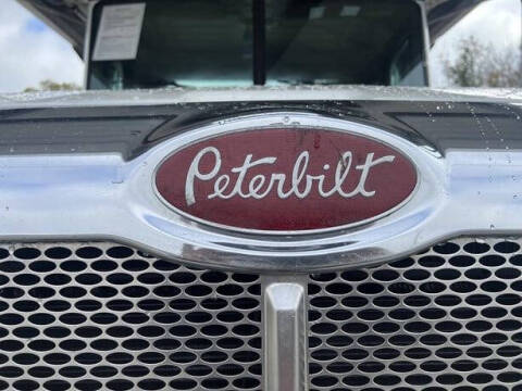 2009 Peterbilt 335