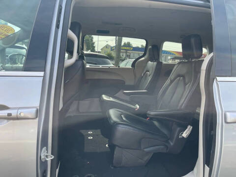 2020 Chrysler Voyager LXi