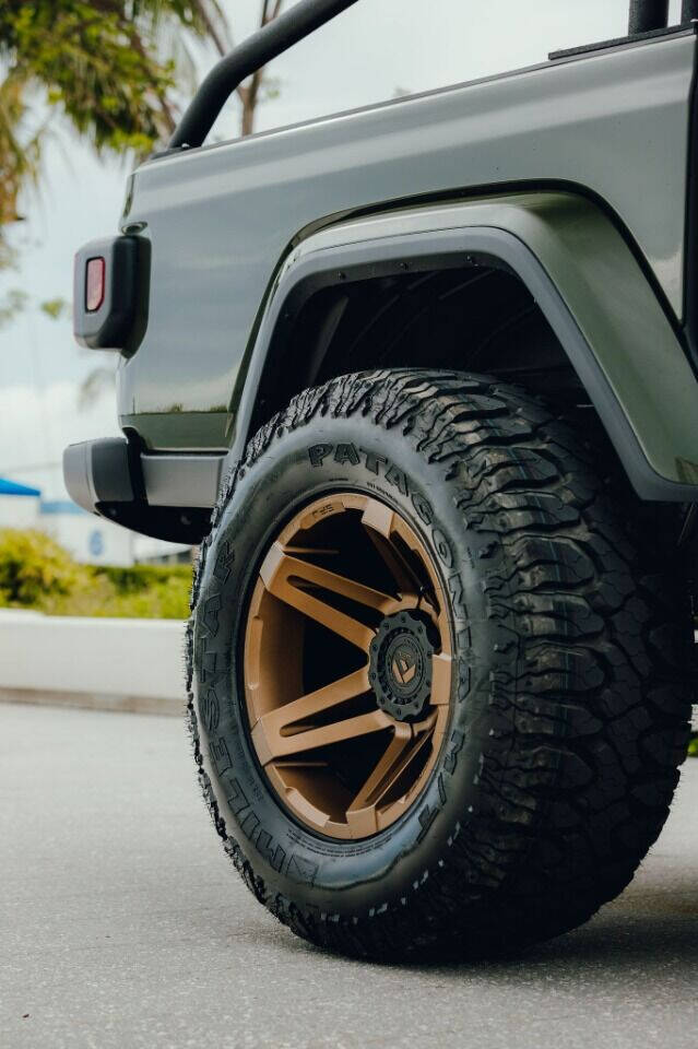 2023 JEEP Gladiator Pickup - $65,999