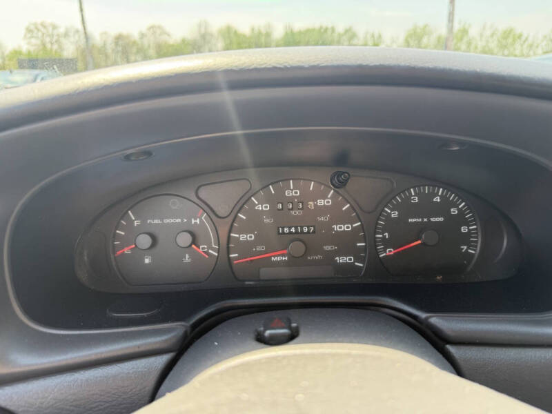 2003 Ford Taurus SE