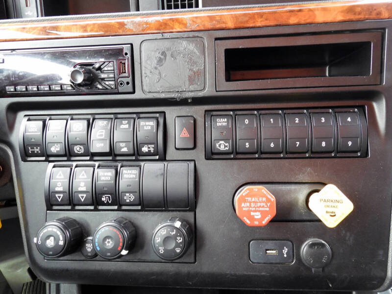 2019 International LT625