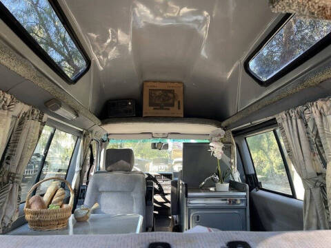 1993 Winnebago Camper
