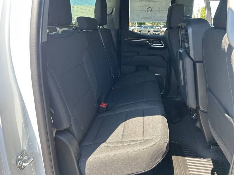 2025 GMC Sierra 1500 Elevation Standard