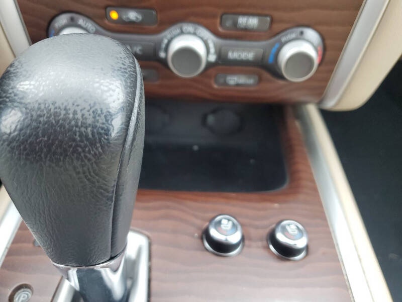 2017 Nissan Pathfinder Platinum