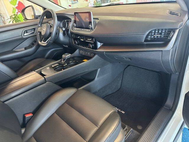 2021 Nissan Rogue SV