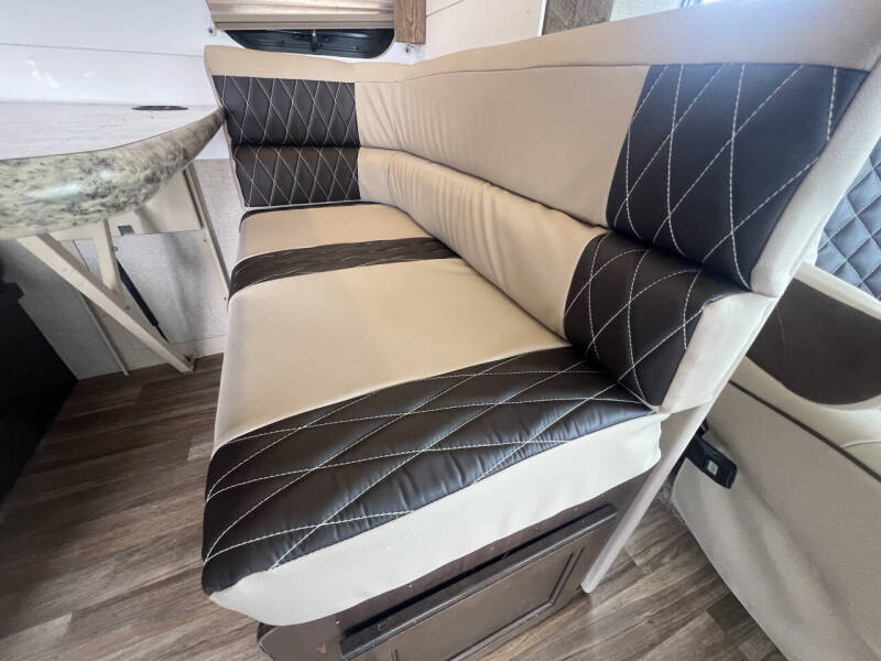 2017 Thor Motor Coach ACE BUNK HOUSE