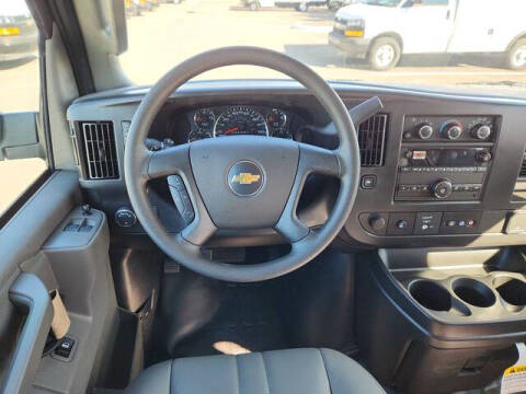 2025 Chevrolet Express 3500