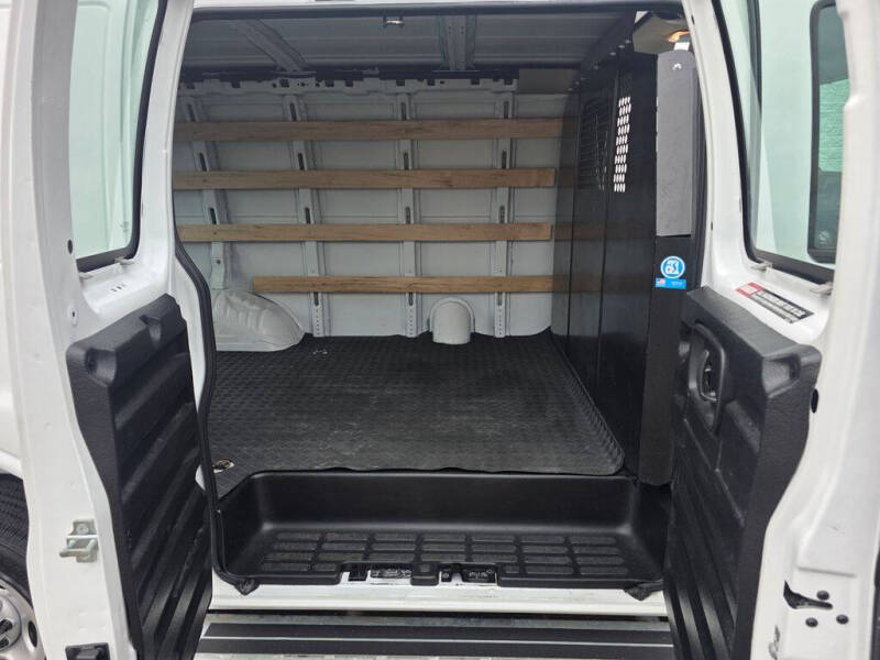 2025 Chevrolet Express 2500