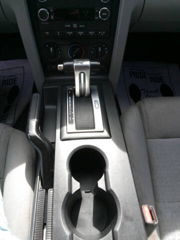 2009 Ford Mustang V6 Deluxe