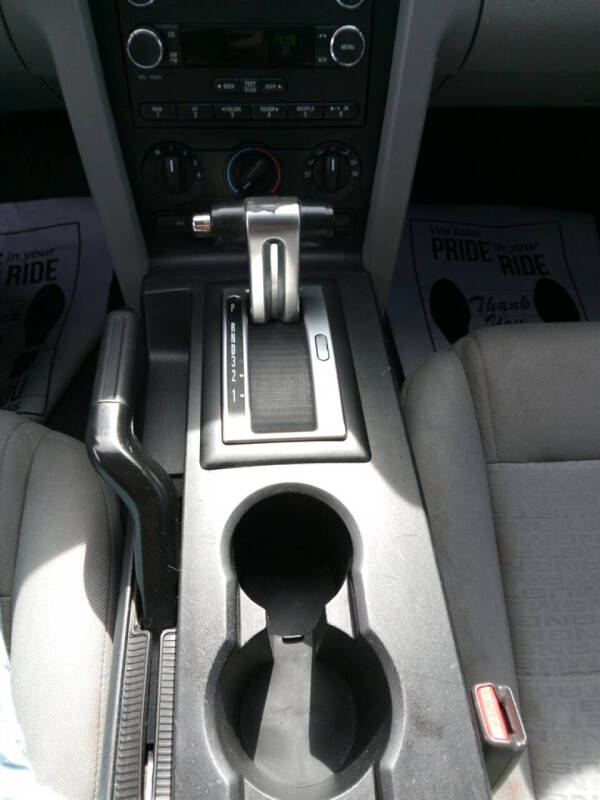 2009 Ford Mustang V6 Deluxe