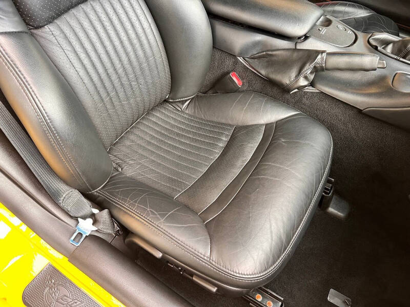 2004 Chevrolet Corvette
