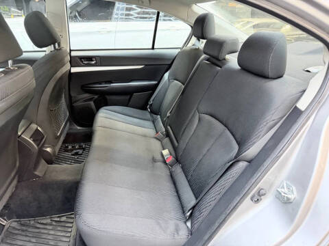 2010 Subaru Legacy 2.5i Premium