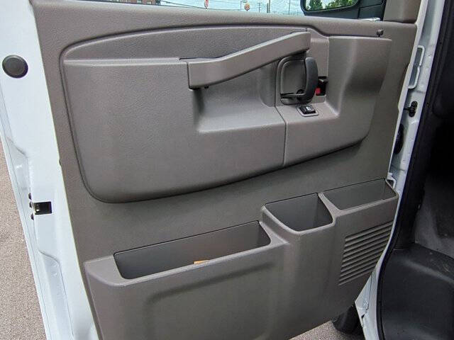 2025 Chevrolet Express 2500