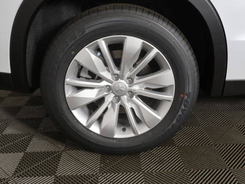2026 Mitsubishi Outlander ES