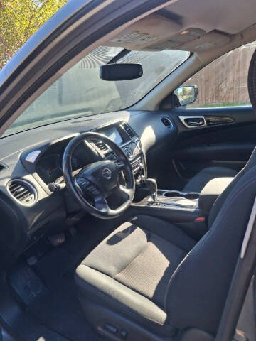 2017 Nissan Pathfinder SV