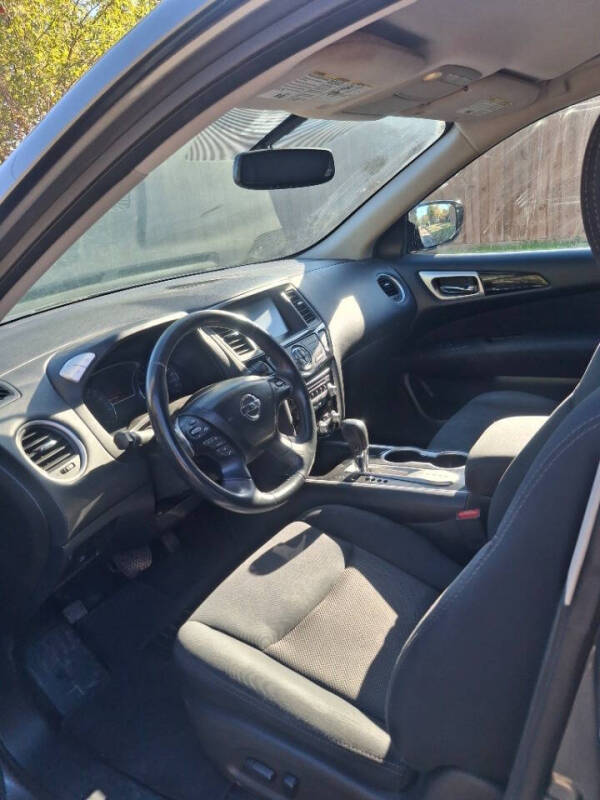 2017 Nissan Pathfinder SV