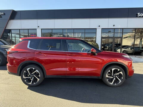 2022 Mitsubishi Outlander ES