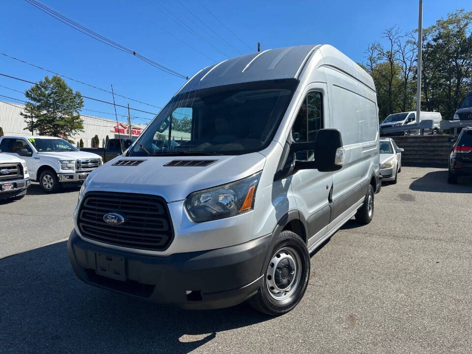 2015 Ford Transit Base's photo