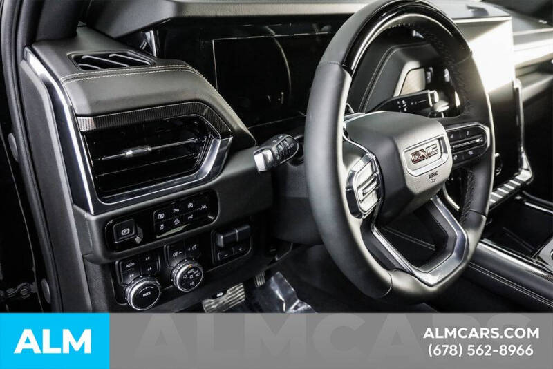 2025 GMC Yukon Elevation