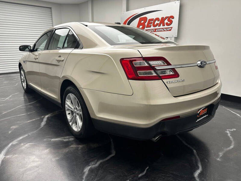 2017 Ford Taurus SE