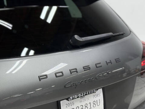 2016 Porsche Cayenne GTS