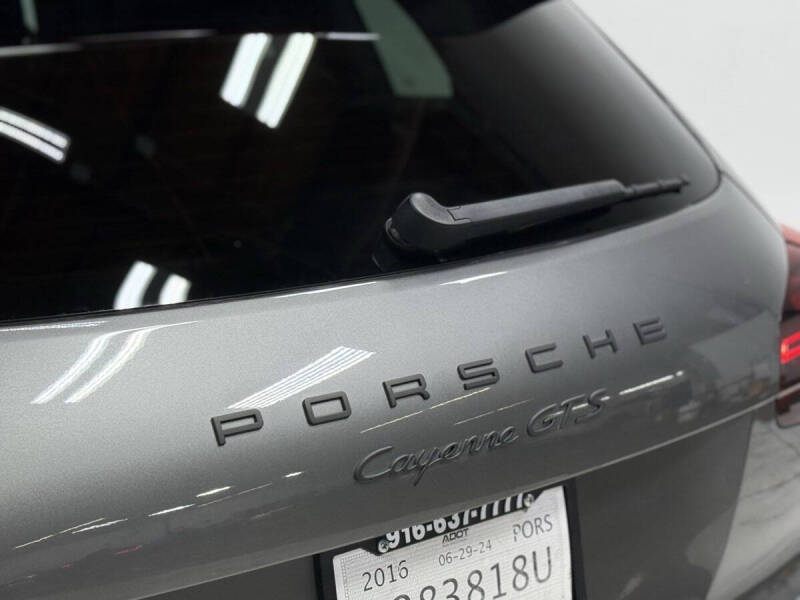 2016 Porsche Cayenne GTS