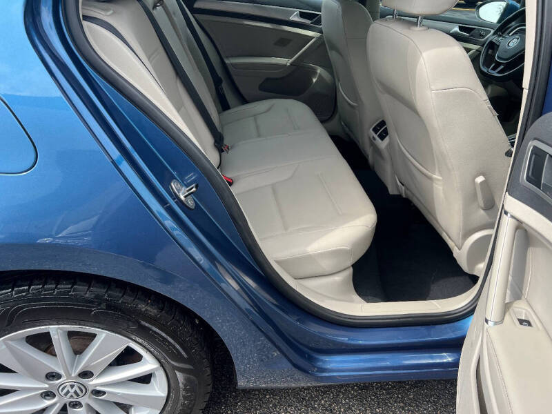 2015 Volkswagen Golf TSI SE