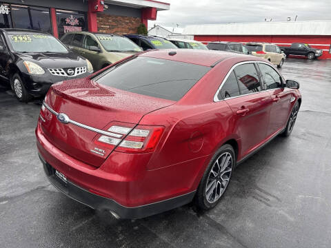 2018 Ford Taurus SEL
