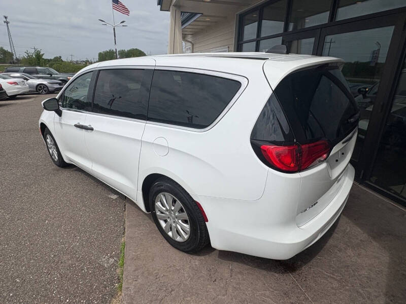 2021 Chrysler Voyager L