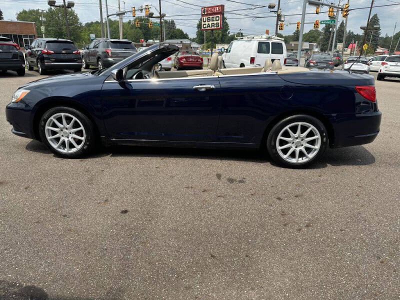 2013 Chrysler 200 Limited photo 7