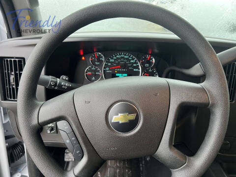 2025 Chevrolet Express 3500