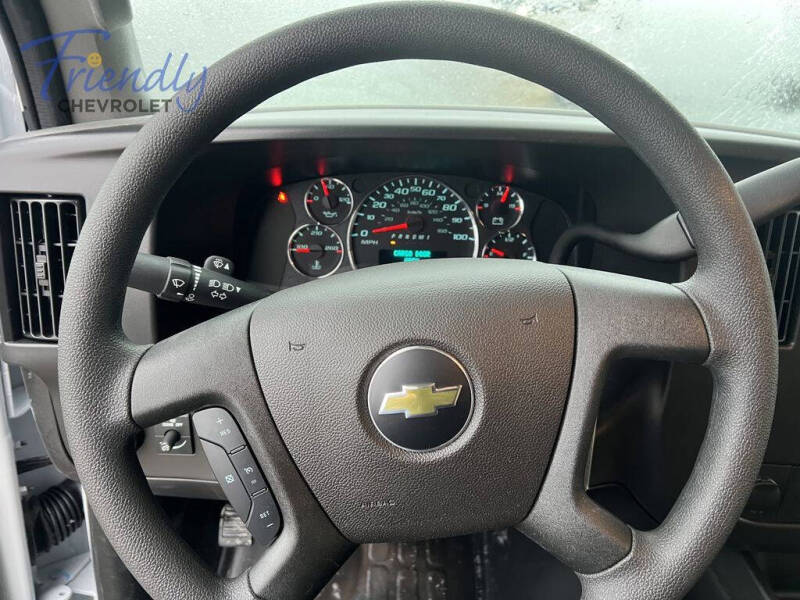 2025 Chevrolet Express 3500