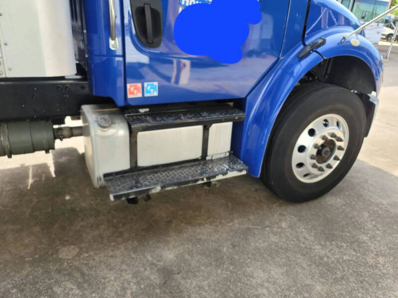 2014 Freightliner M2 106