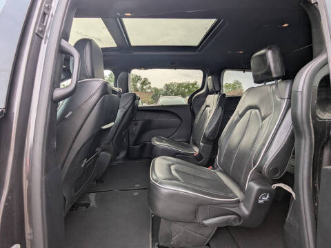 2020 Chrysler Pacifica Limited Red S