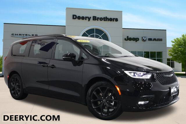 2026 Chrysler Pacifica Select