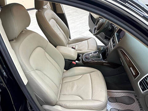 2012 Audi Q5 3.2 quattro Premium Plus