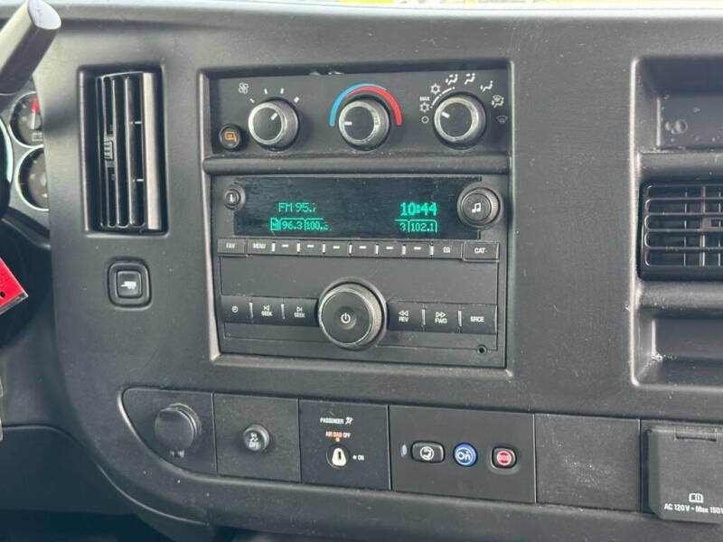 2025 GMC Savana 2500